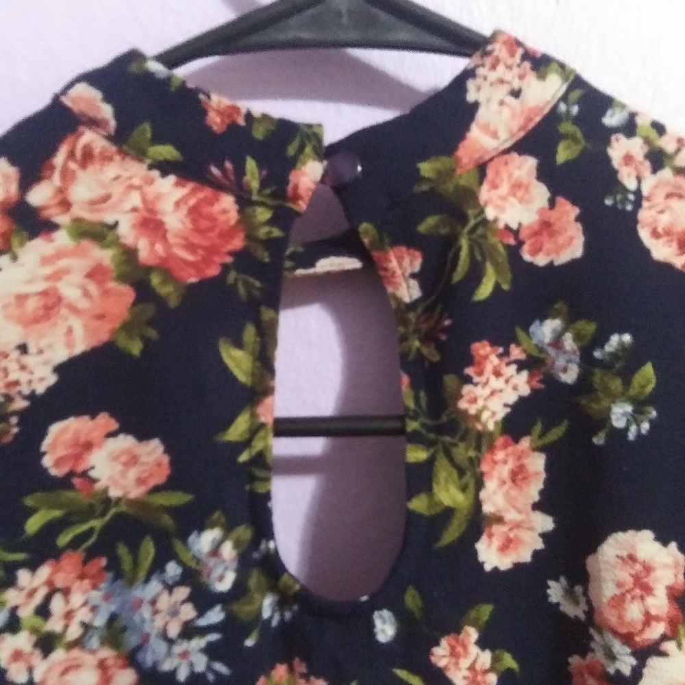 Faith and joy navy floral cold shoulder blouse - Picture 5 of 6